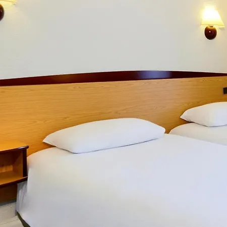 Kyriad Direct Le Bourget Hotell 2*