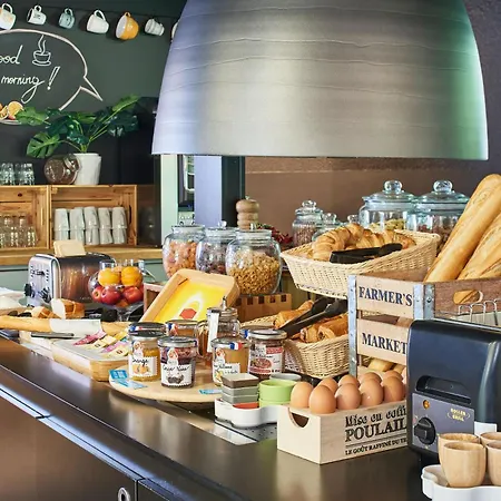 Kyriad Direct Le Bourget Hotell 2*