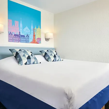 Kyriad Direct Le Bourget 2*
