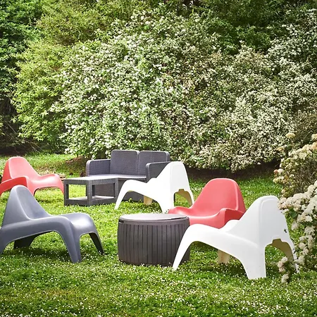 Hotell Kyriad Direct Le Bourget