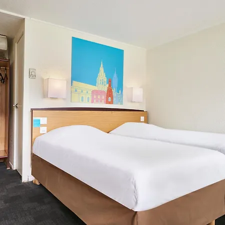 Kyriad Direct Le Bourget 2*