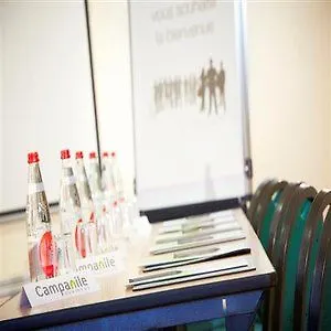 Kyriad Direct Le Bourget Hotell 2*