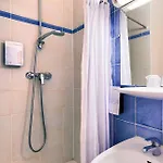 Kyriad Direct Le Bourget 2* غونيس