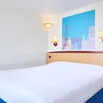 Kyriad Direct Le Bourget غونيس