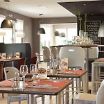 Kyriad Direct Le Bourget Hotel