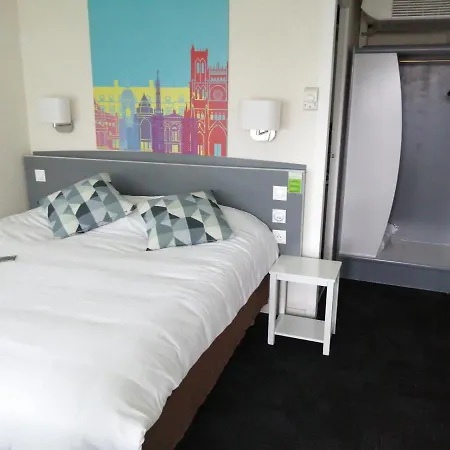 Kyriad Direct Le Bourget 2*