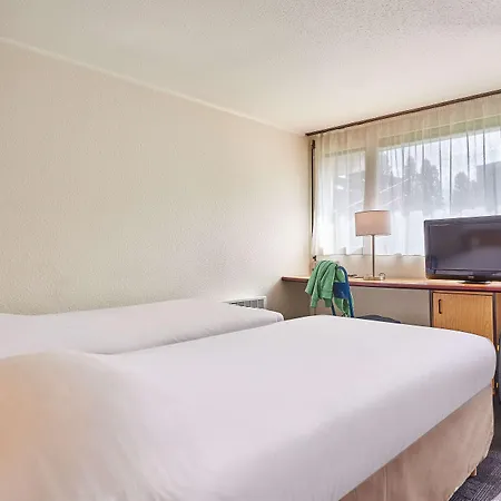 Отель Kyriad Direct Le Bourget 2*