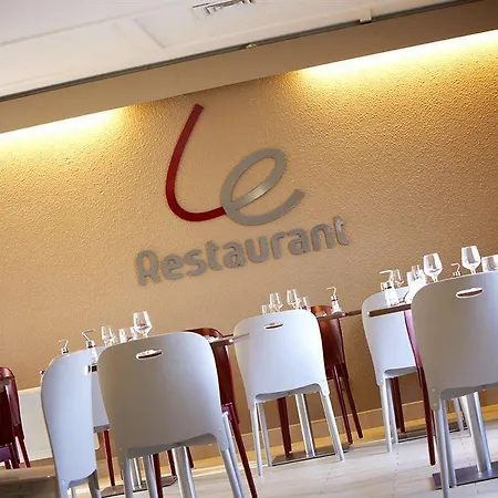 Kyriad Direct Le Bourget 2*