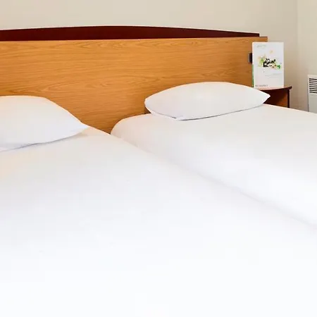 Kyriad Direct Le Bourget 2*