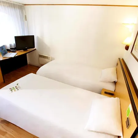 Kyriad Direct Le Bourget 2*