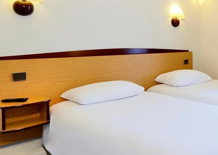 Kyriad Direct Le Bourget Otel 2*