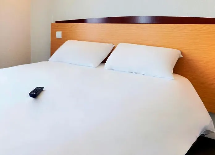 Hotell Kyriad Direct Le Bourget