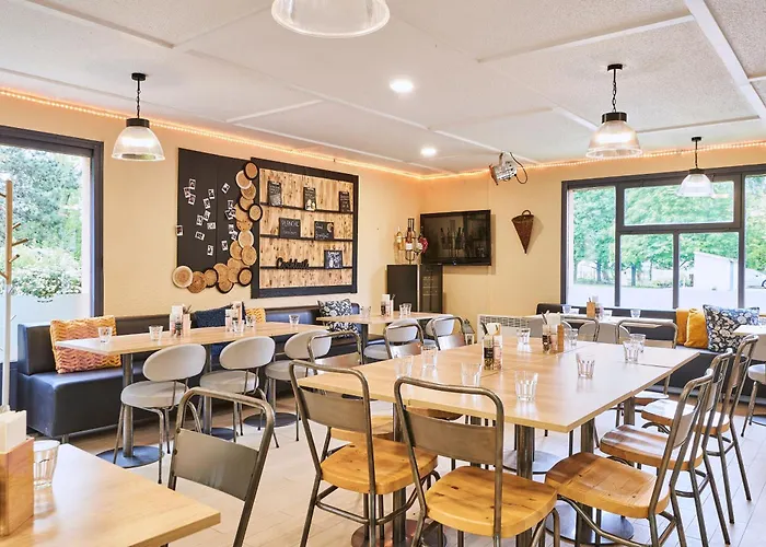 Kyriad Direct Le Bourget Otel