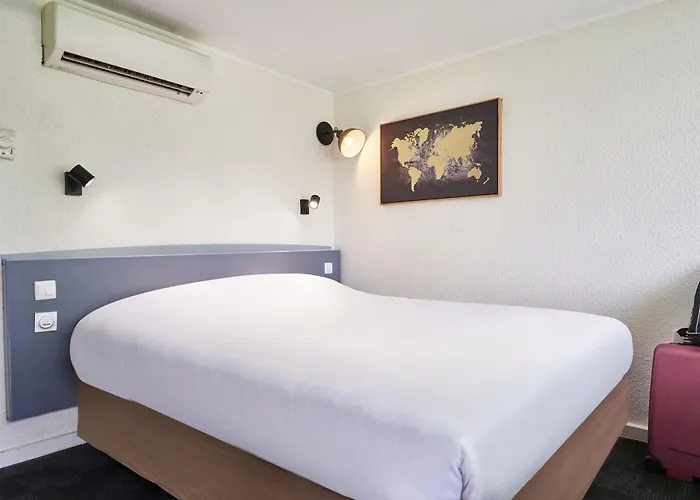 Otel Kyriad Direct Le Bourget