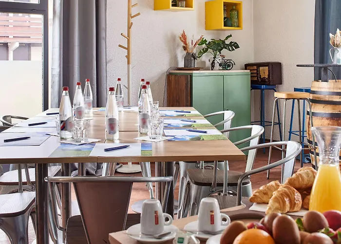 Otel Kyriad Direct Le Bourget 2*