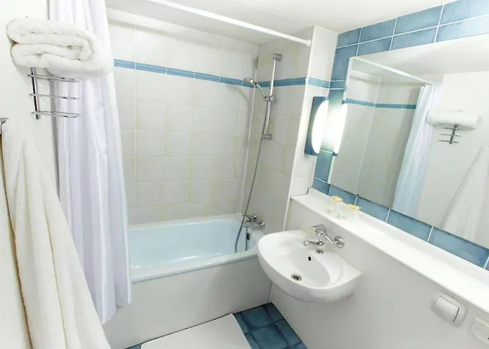 Otel Kyriad Direct Le Bourget 2*