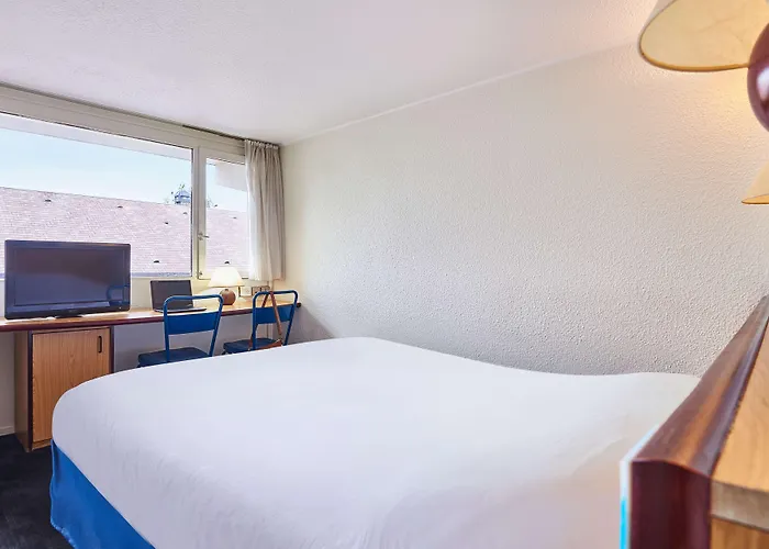 Otel Kyriad Direct Le Bourget