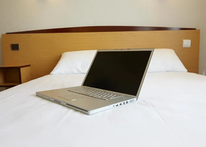 Kyriad Direct Le Bourget 2*