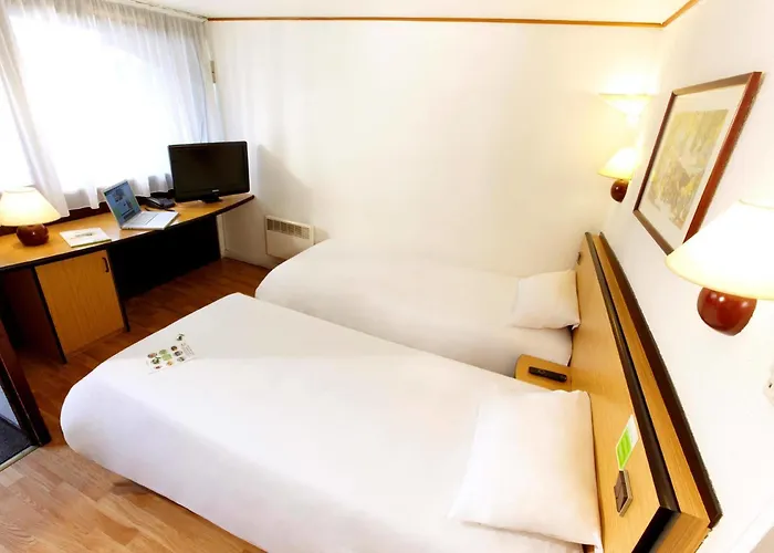 Kyriad Direct Le Bourget 2*