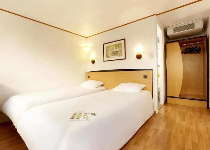 Kyriad Direct Le Bourget 2*
