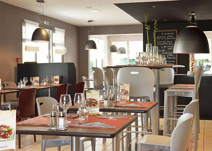 Kyriad Direct Le Bourget Hotell