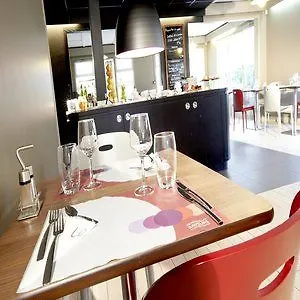 Kyriad Direct Le Bourget Hotel